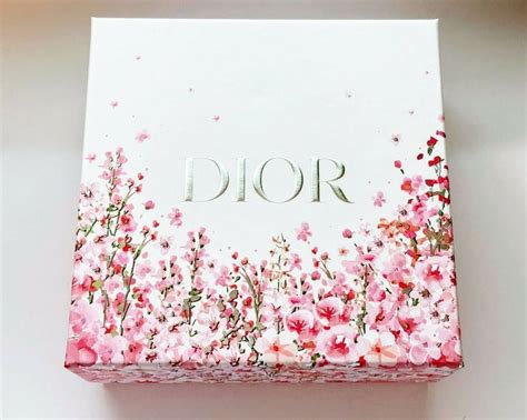 fleurs dior|Dior flower box.